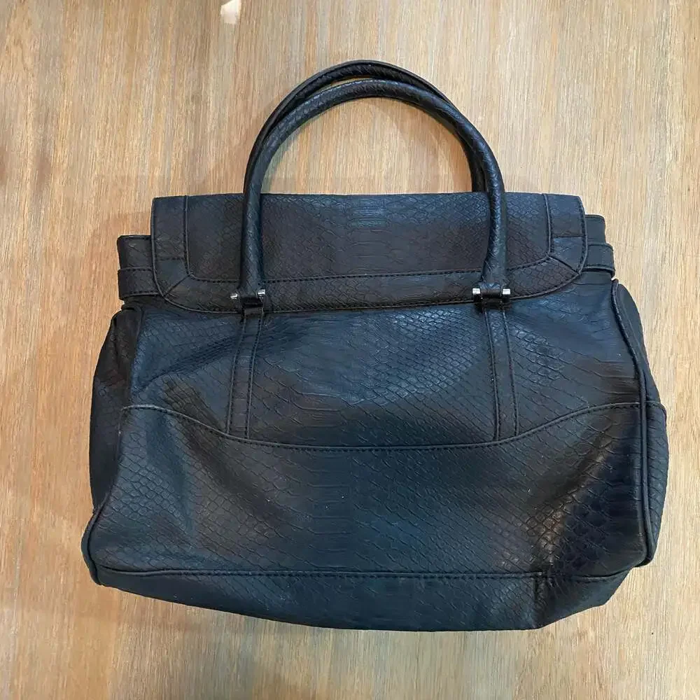 Guess Los Angeles Black Faux Python Embossed Satchel Handbag Y2K